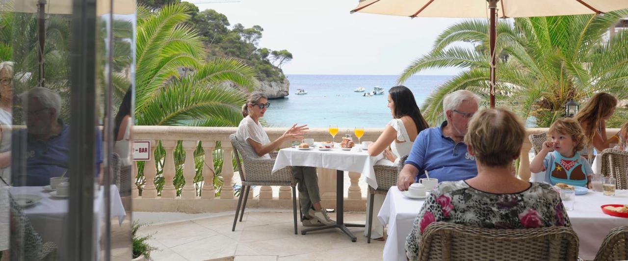 Hotel Apartamentos Cala Сантаний Екстериор снимка